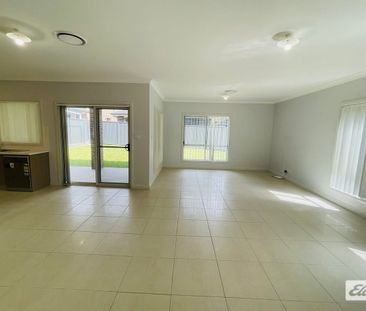 Near New Luxury house with 4 Bedrooms plus STUDY - Photo 2