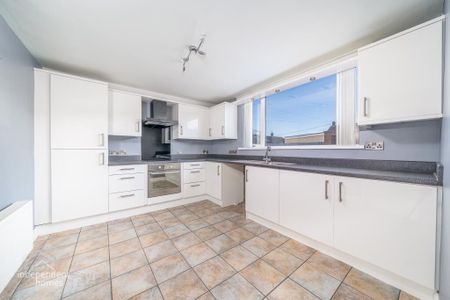 6 Garron Crescent, Larne, BT40 2AT - Photo 4