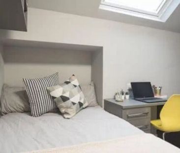 Loft Ensuite - Photo 3