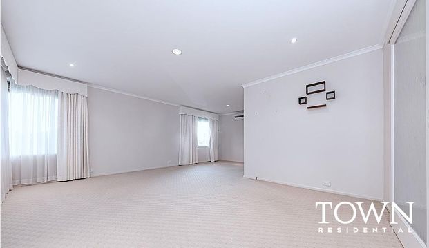 8 Degraves Crescent, Wanniassa ACT 2903 - House For Rent | Domain - Photo 1