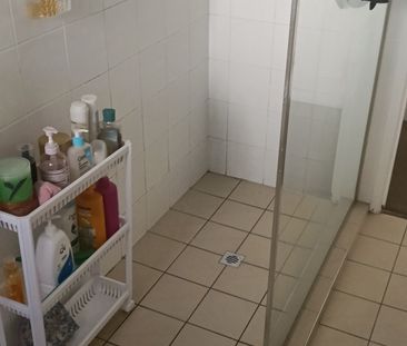 Holland Park West - Photo 1