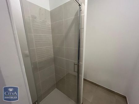 Location Appartement 4 pièces 86m² PORT DE BOUC 13110 - Photo 4