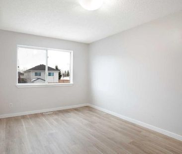 8 San Diego Manor Northeast, Calgary - Photo 2