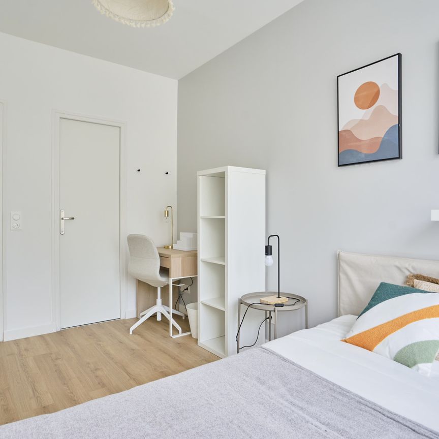 Saint Jean Roommate 3 Bedrooms at Valenciennes - Photo 1