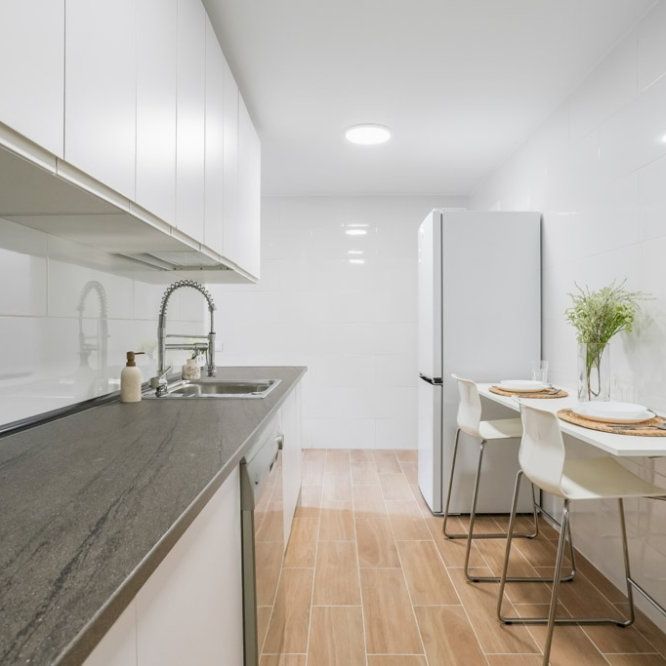 Beautiful room in Plaza España with private bathroom - Photo 1