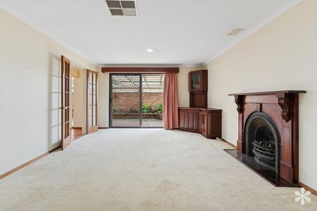 17A Godbold Close - Photo 2