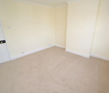 2 bedroom semi-detached house to rent - Photo 5