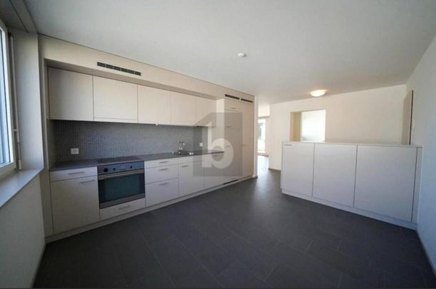 3.5 Zimmer, 122 m², 2. Stock - Photo 1