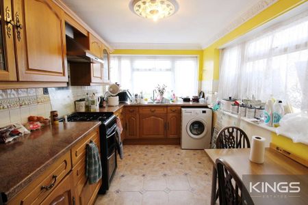 3 bedroom terraced house to rent - Photo 5