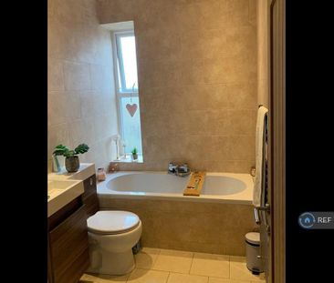 1 bedroom in a house share to rent - Photo 6