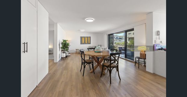 2br fully furnished renovated unit close to town - Photo 1