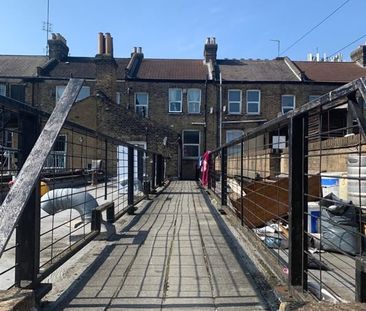 Studio Flat, Heron Mews, IG1 - Photo 4