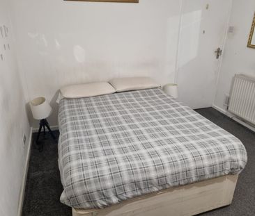 Room in a Shared House, Fernhill Way, L20 - Photo 6