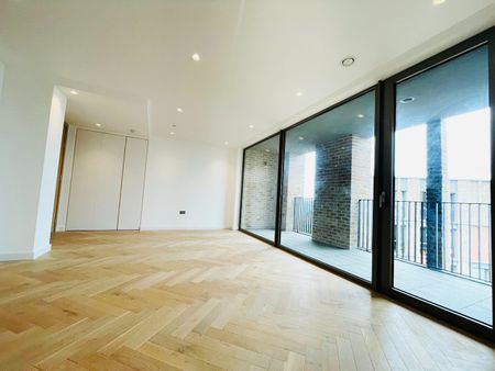 3 Bed Flat, Josephine House, NW10 - Photo 2