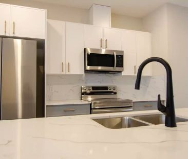 East Pine Apartments — Townhome - The Brownstone - Photo 4