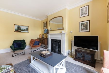 5 bedroom semi-detached house to rent - Photo 2