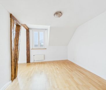 Hel­le Dach­woh­nung mit Blick auf die Ber­ge - Photo 3