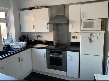 2 Bed Flat, Dunstable Court, SE3 - Photo 3