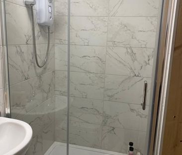 Studio Flat, Athelstan Road, SO19 - Photo 6