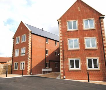 2 bedroom Flat To Let - Photo 4