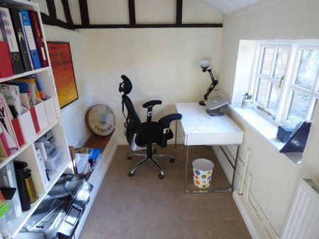 4 bedroom semi-detached house to rent - Photo 4
