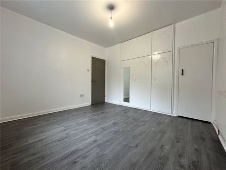 6, Sandringham Way, Leeds, West Yorkshire, LS17 8BX - Photo 5