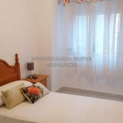 Piso en alquiler en Centro - Photo 2
