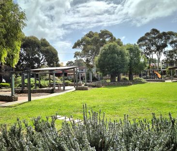 Open the door to effortless style - Photo 5