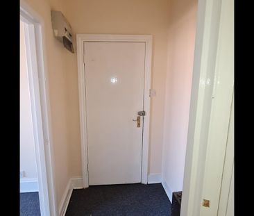 Studio Flat, St James's Road, CR0 - Photo 2