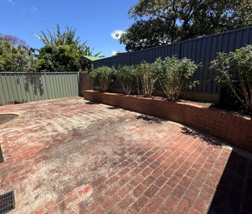 3 Bedroom Duplex in Prime Kingsford Location - Photo 2