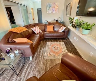 Sole on St. Paul – Great Location - Photo 6