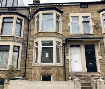 5 bedroom private hall to rent - Photo 2