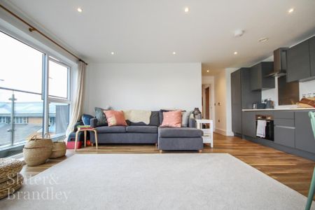 2 bedroom penthouse to rent - Photo 2