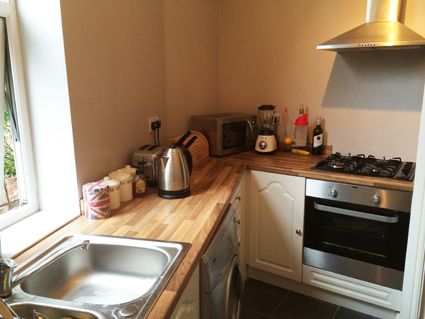 2 Bed Flat, Hale Road, WA15 - Photo 3