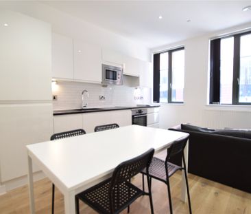 1 bedroom Flat in Garrard House, Reading - Photo 2