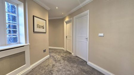 3 bedroom apartment to rent - Photo 4