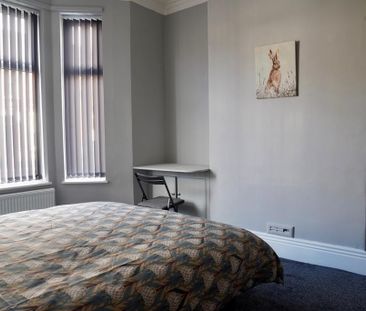 1 bedroom in a house share to rent - Photo 3