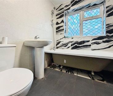 4 bedroom terraced house to rent - Photo 6