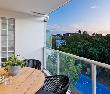 Surprising space & style in super central location - Photo 1