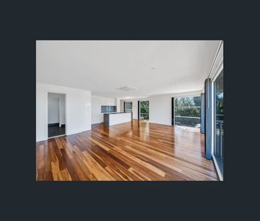 Tee up to this Modern Family Home - Photo 2