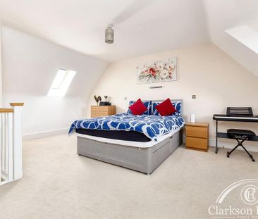 5 bedroom detached house to rent - Photo 3