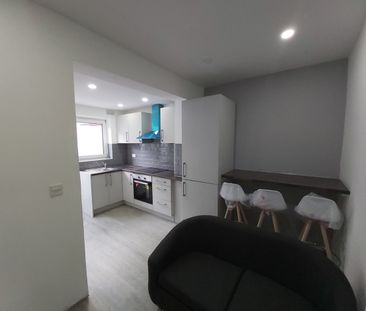 Room in a Shared House, Liverpool, L15 - Photo 2