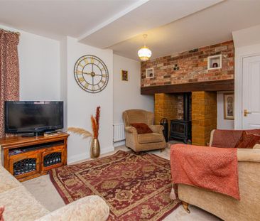 3 bed House To Let - Photo 2