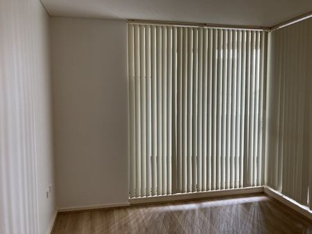 Timber Floor Luxury apartment for lease now! - Photo 5