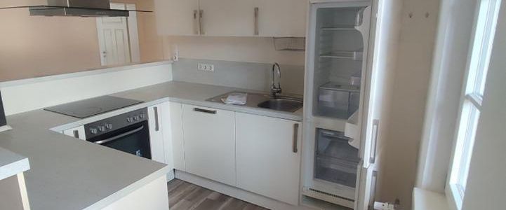 freundliche helle 2-Zimmerwohnung mit Balkon und Einbauküche - Photo 1