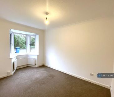 4 bedroom detached house to rent - Photo 6