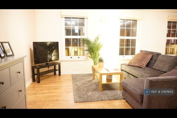 2 bedroom flat to rent - Photo 1