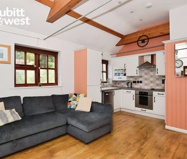 2 bedroom detached bungalow to rent - Photo 2