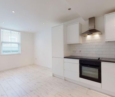 2 bedroom flat to rent - Photo 3