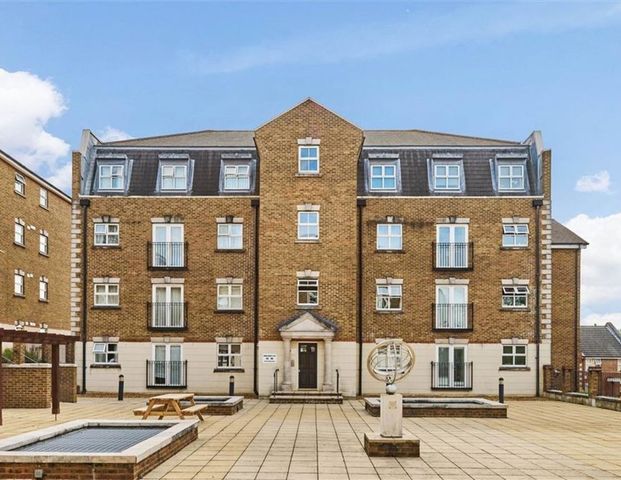 Brook Square, SE18, London - Photo 1